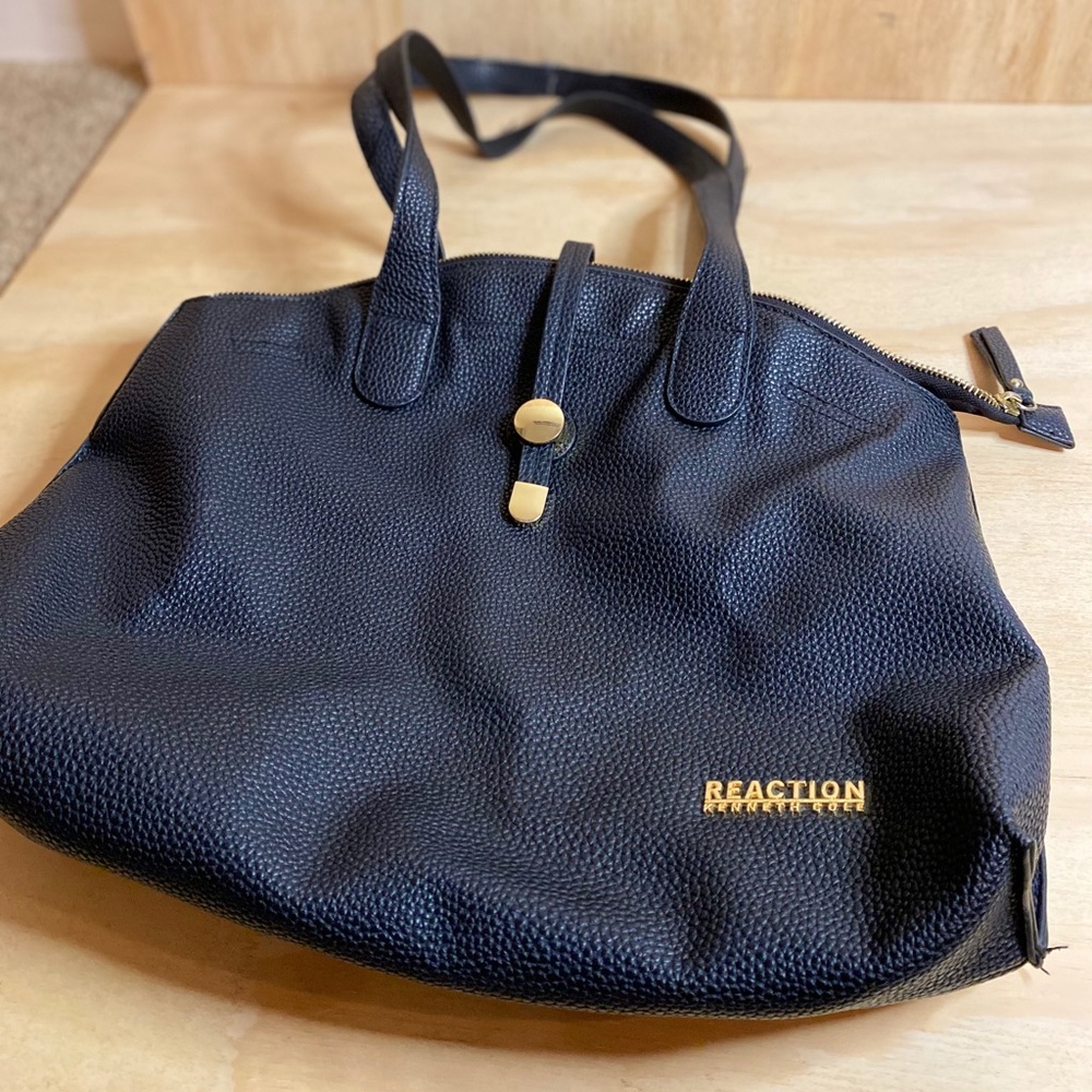 Kenneth Cole Reaction Leather Purse